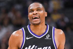 抢板积极！威少三分6中4砍18分6板6助 两次两罚不中大失水准