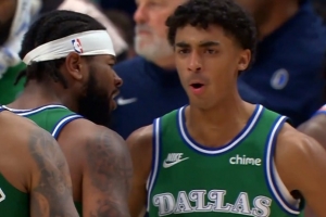 还有机会！克里斯蒂底角三分一箭穿心！独行侠轰13-0打回悬念！