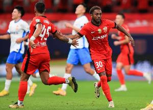 记者：加布里埃尔未现身海港今日训练，莱昂纳多佩戴护具单独训练