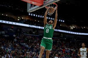 杰伦-布朗：米诺特表现很棒 在此基础上继续进步保持稳定性