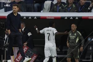 谁的问题世体：维尼修斯被换下时爆发很正常，他明明踢得很好