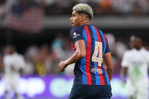 世体：阿劳霍可能替代库巴西首发出战埃尔切