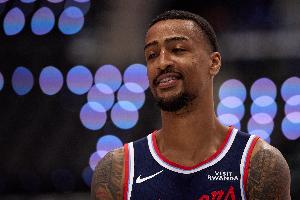 你也是大腿？约翰-科林斯10中6&三分3中1贡献14分3篮板