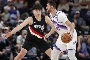 媒体人：NBA不相信眼泪只相信苦练变大的肌肉块 杨瀚森抓住机会