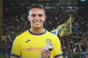 斯基拉：米兰、国米、罗马关注维罗纳21岁前锋吉奥瓦尼