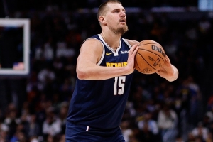 不是一个级别！约基奇22中14爆砍34分7板14助4断2帽 三分10中4