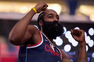 开场包揽球队12分！船记：今晚会是属于哈登的比赛吗？