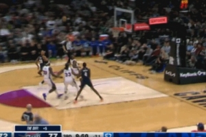 无心插柳！莫布里中路空切 小手一点把球进篮筐