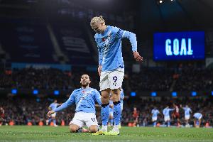 曼晚：哈兰德无球表现助力曼城，瓜迪奥拉的全能前锋计划或已实现