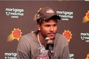 杰伦·格林：我们阵容非常棒各司其职 我加入后很快就融入了进去