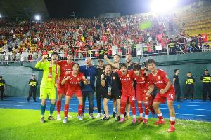 铜梁龙致谢各俱乐部：中国足球发展 需全体足球人共同努力与团结