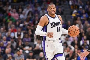 力战旧主！威少外线开炮三分命中 三节已砍21分外加6板8助