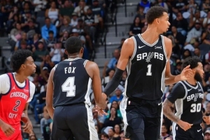 马刺背靠背：福克斯归来；湖人飘了？约基奇与卡约