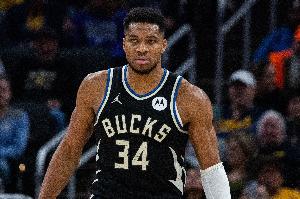 飞天遁地！科尔·安东尼送抛传 字母哥力压阿门打成2+1