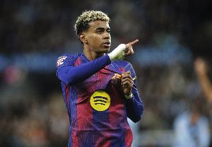 记者：亚马尔返回巴塞罗那，继续执行医生的康复步骤