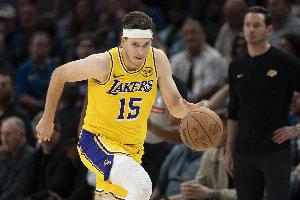 赛季场均31.1分5.1板9.3助！湖人客战黄蜂 里夫斯时隔3场迎来复出