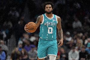 挺顽强！布里奇斯三分命中 黄蜂1分钟完成8-0追到10分打停湖人