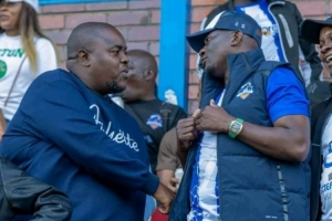 请换算津巴布韦超冠军老板奖励球队25万美元 约合当地165亿