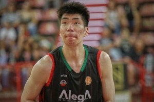 媒体人：上周赛事轮空所以余嘉豪回来打全运 俱乐部现要求他归队