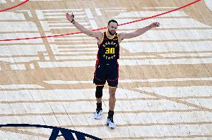 爆发力这一块！库里职业生涯第43次单节20+ 继续高居历史第一！