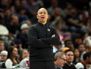 卢：比尔整个季前赛都非常努力地在恢复健康 我会为他祈祷